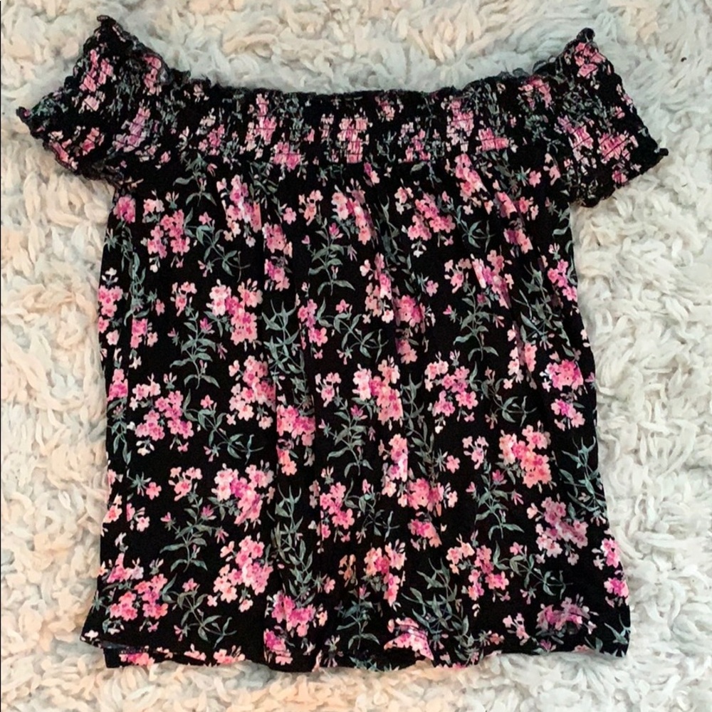 American Eagle off the shoulder top